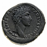 Marco Aurelio (161-180 d.C.): sesterzio coniato quando era Cesare tra il 140-144 d.C. "IVVENTAS" (RIC,III, 174#1232a; Cohen#392), grammi 24,83, Bellissimo ritratto