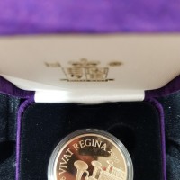 Gran Bretagna, Elisabetta II (1952-2022): 5 sterline 2006 "VIVAT REGINA", nel cofanetto originale.