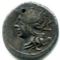 Appuleia, Lucius Appuleius Saturninus (104 a.C.): denario (Crawford#317/3a), forato
