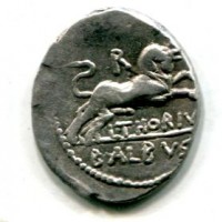 Thoria, L. Thorius Balbus (105 a.C.): denario, 3,39g (RRC #316/1)