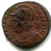 Costantino I (306-337 d.C.): nummus commemorativo "Costantinopoli", zecca di Antiochia (RIC,VII#92)